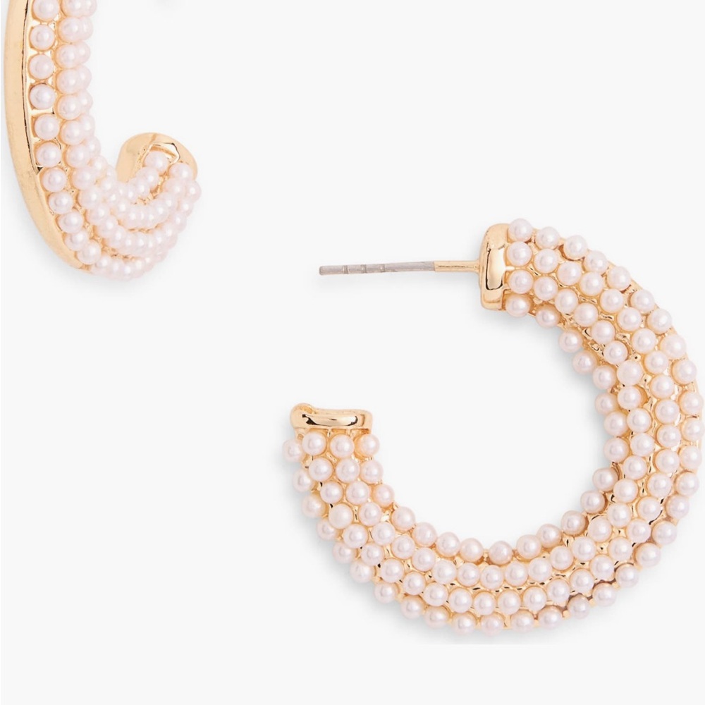 Elegant Gold and Pearl Hoop Earrings